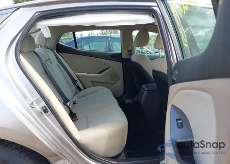 2015 Kia Optima Lx z USA, uszkodzony, nr VIN 5XXGM4A71FG404244